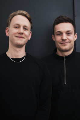 Das Team hinter JBNG Produkt- und Interiordesign. Birkan und Jonas. 